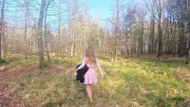 Sarışın MILF Genç Kızlarla Üçlü Seks Yapıyor
